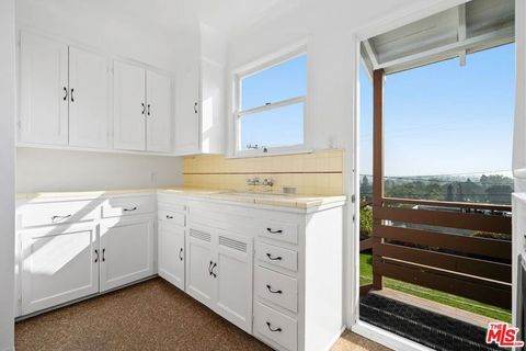Tiny photo for 1770 Bryn Mawr Avenue, Santa Monica, CA 90405 (MLS # 25615725)