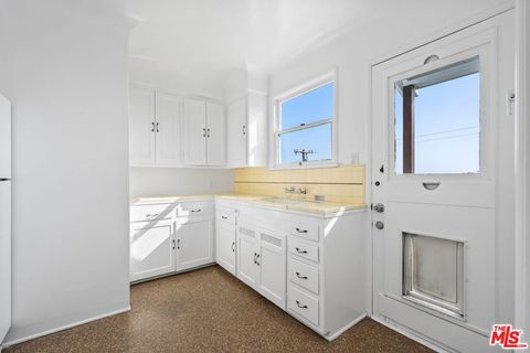 Tiny photo for 1770 Bryn Mawr Avenue, Santa Monica, CA 90405 (MLS # 25615725)