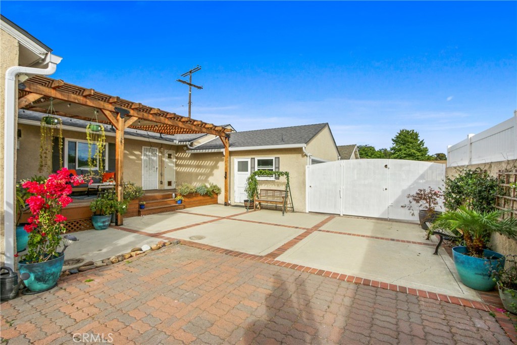 Artcraft Manor (AM) - Residential