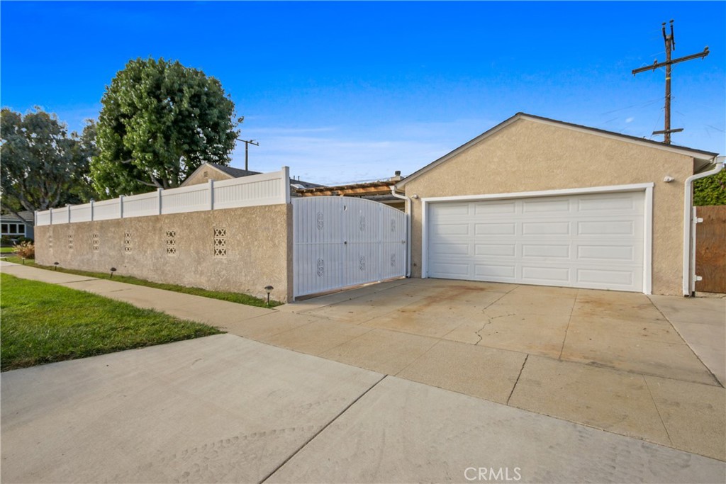 Artcraft Manor (AM) - Residential