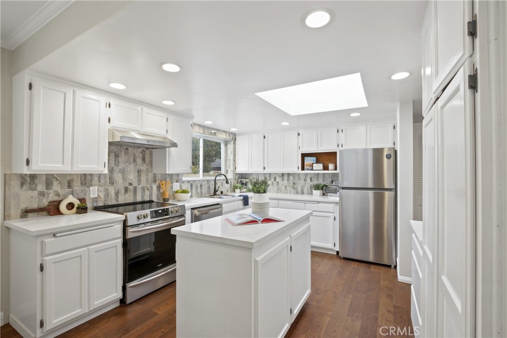 Artcraft Manor (AM) - Residential