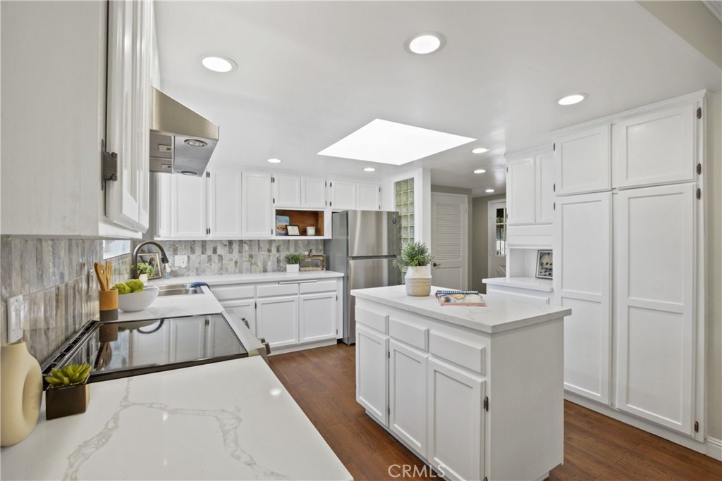 Artcraft Manor (AM) - Residential