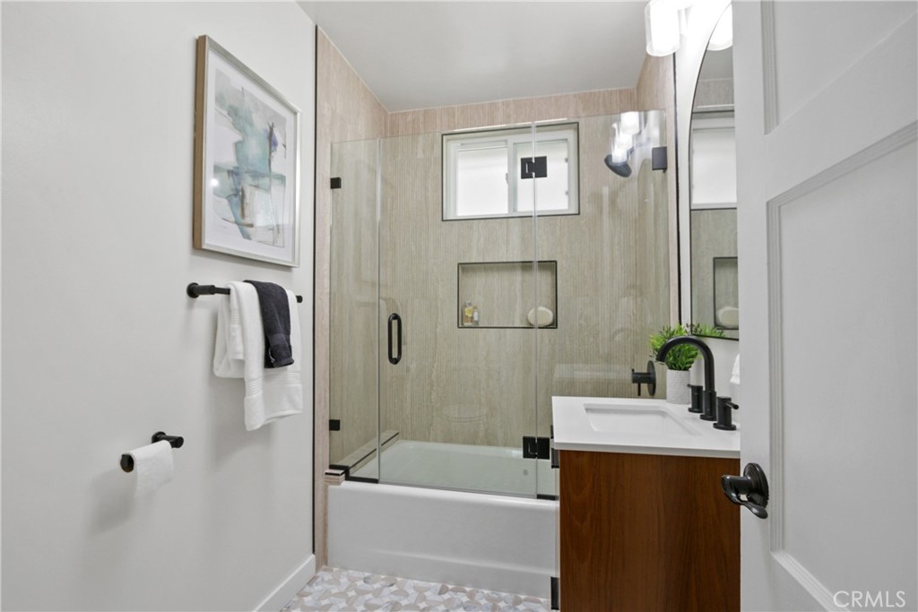 Artcraft Manor (AM) - Residential