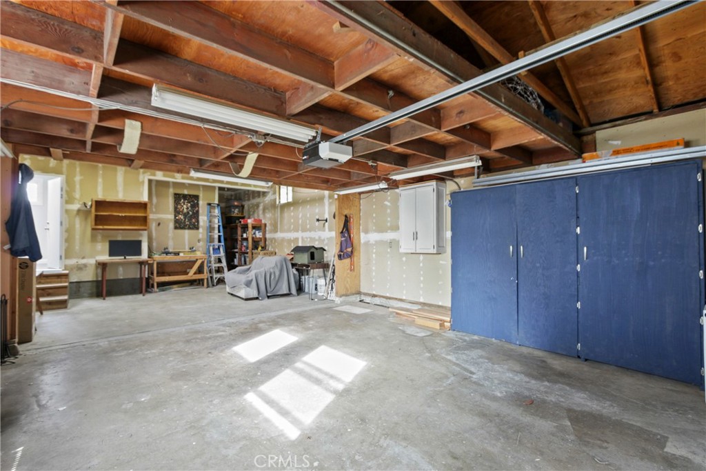 Artcraft Manor (AM) - Residential