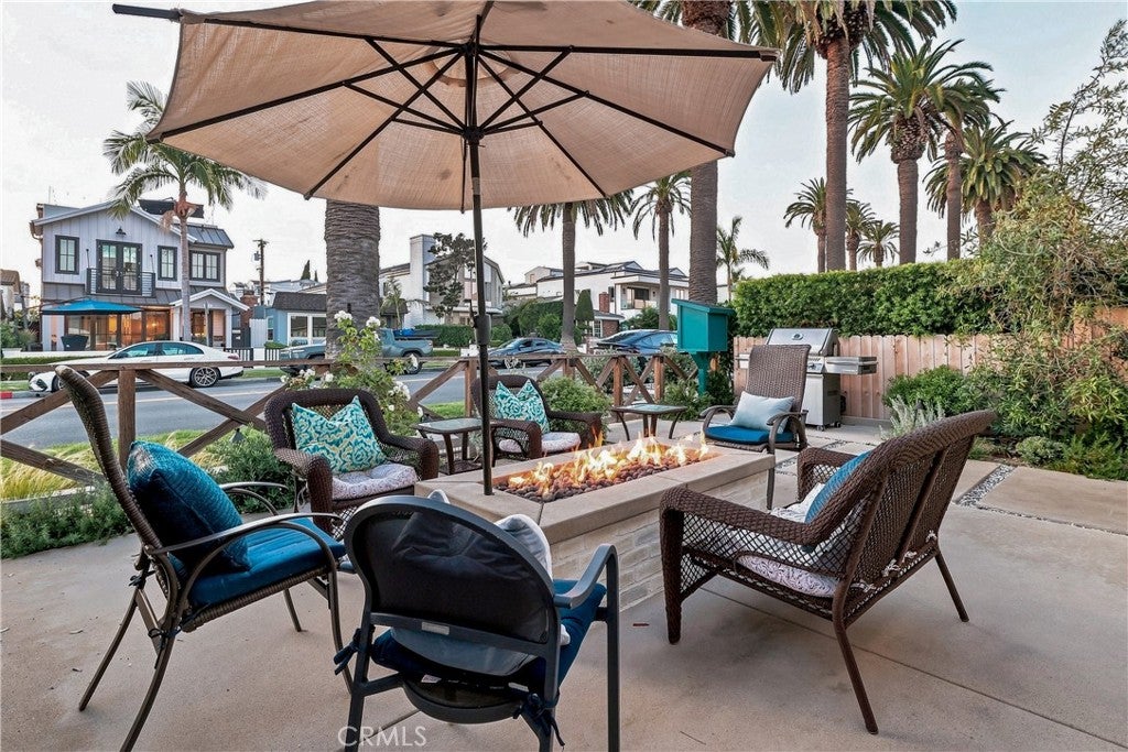 Photo of 602 602.5 Marguerite #2, Corona Del Mar, CA 92625 (MLS # NP26189751)