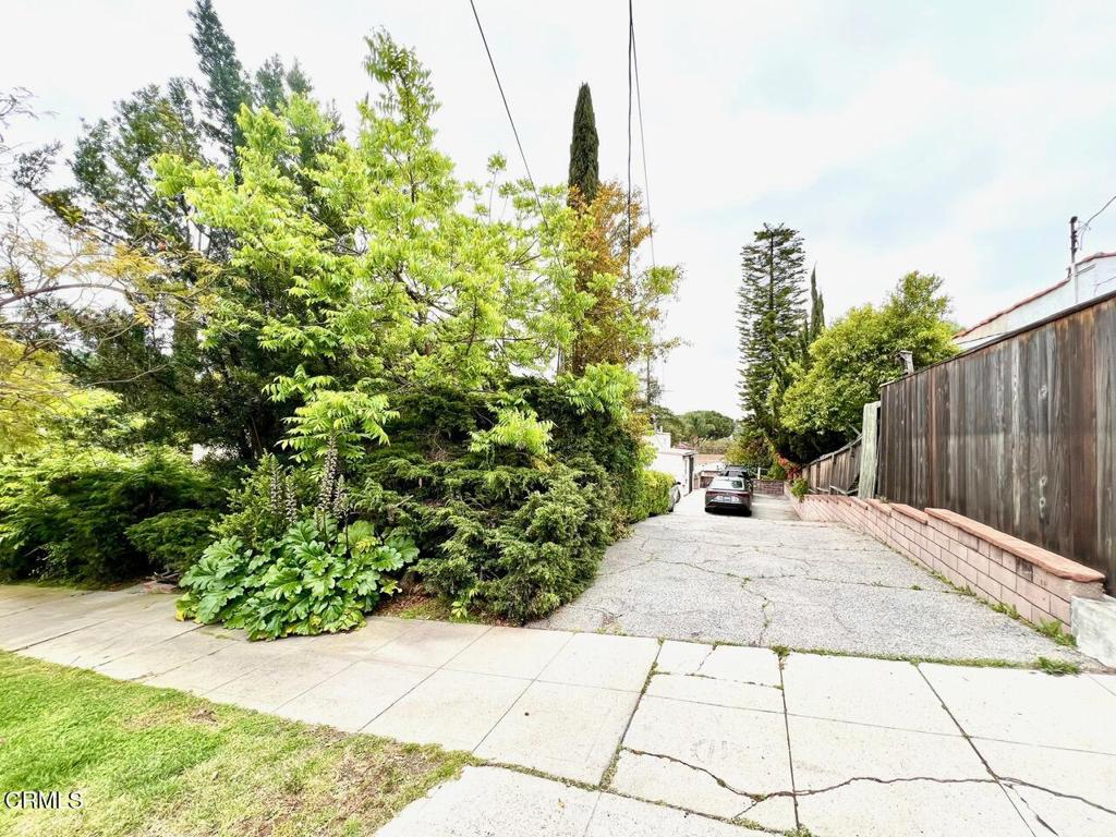 Ready, Set...GO! Franklin Hills Duplex Fixer-Lot has Endless Potential. This Duplex will be delivered Vacant at Close of Escrow. Seller will review all offers Monday July 7th 12noon. Please do not go onto property and/or disturb tenants without an Appointment. Buyer to verify and inspect all square footage & lot size for potential use. Many thanks for your cooperation in advance.