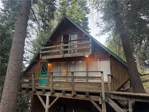 Photo of 679 Pinnacle DR, Lake Arrowhead, CA 92352 (MLS # IG26097100)