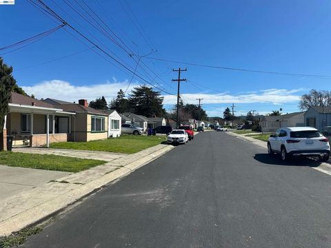 Tiny photo for 4363 4363 Wesley Way Way, El Sobrante, CA 94803 (MLS # 41125767)