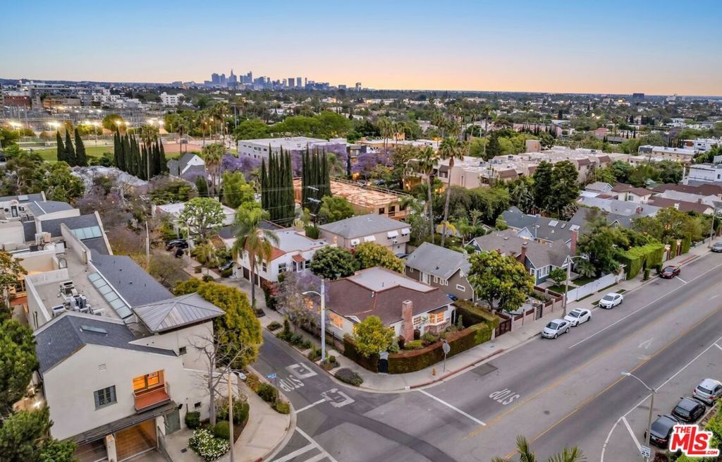 Photo of 958 N Vista Street, Los Angeles, CA 90046 (MLS # 26639203)