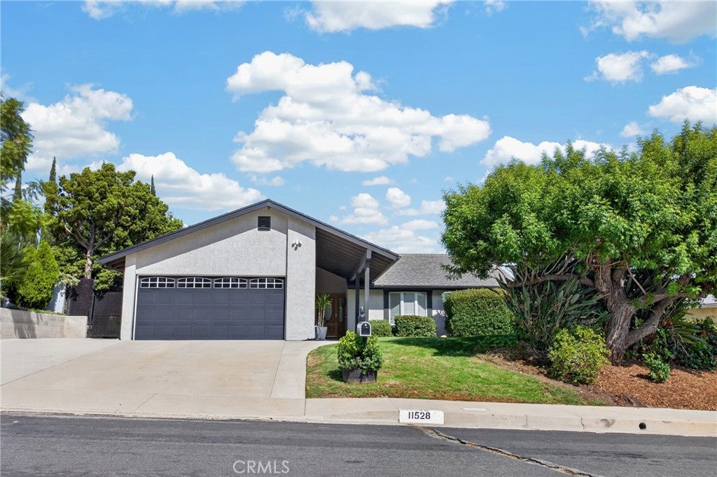 Properties 2 11528 Amigo Avenue
