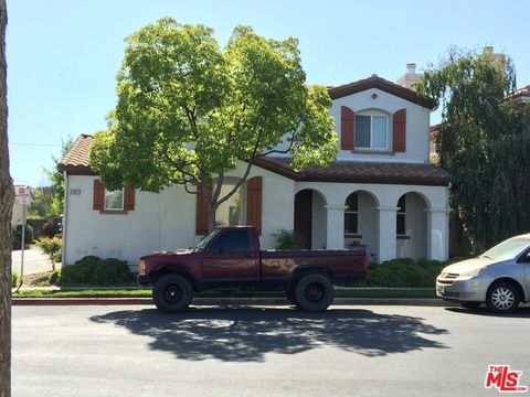 Photo of 27827 SUMMER GROVE Place, Valencia, CA 91354 (MLS # 26672329)