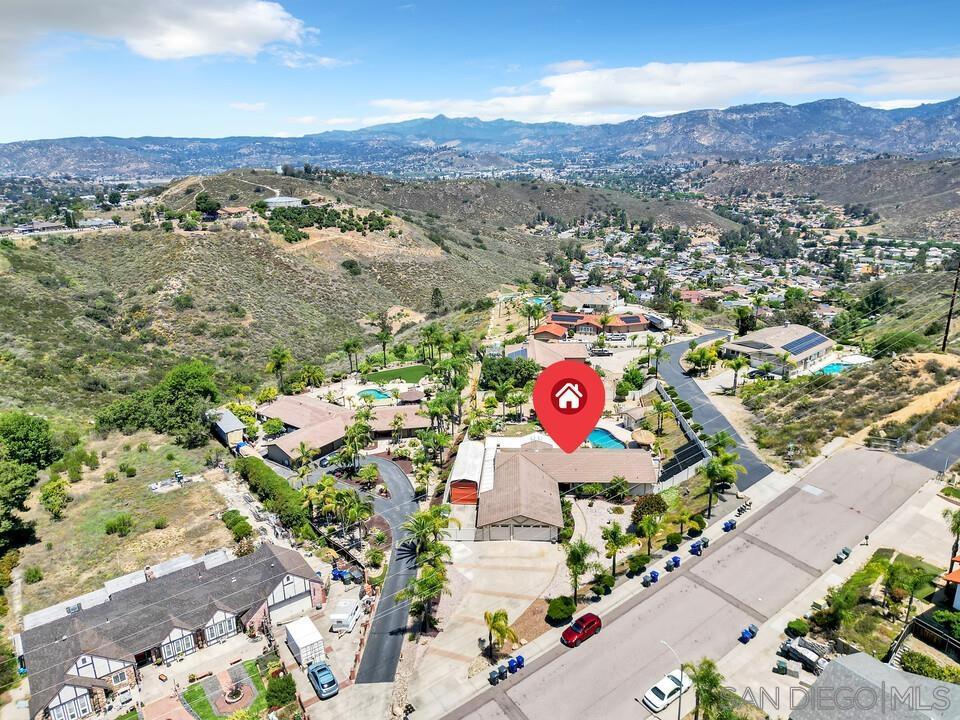 8540 Melrose Ln