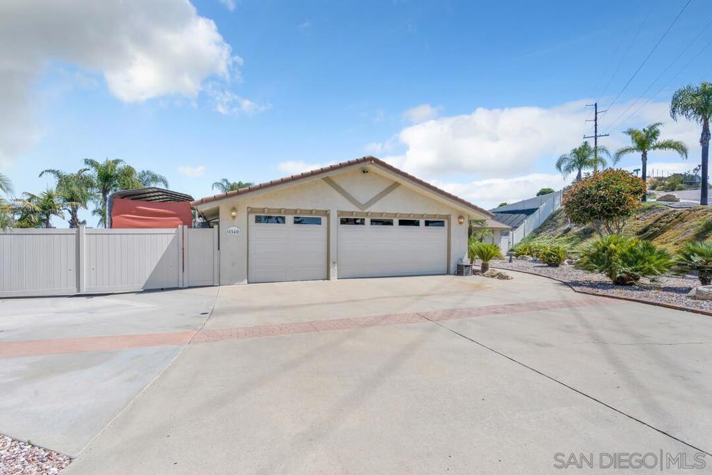 8540 Melrose Ln