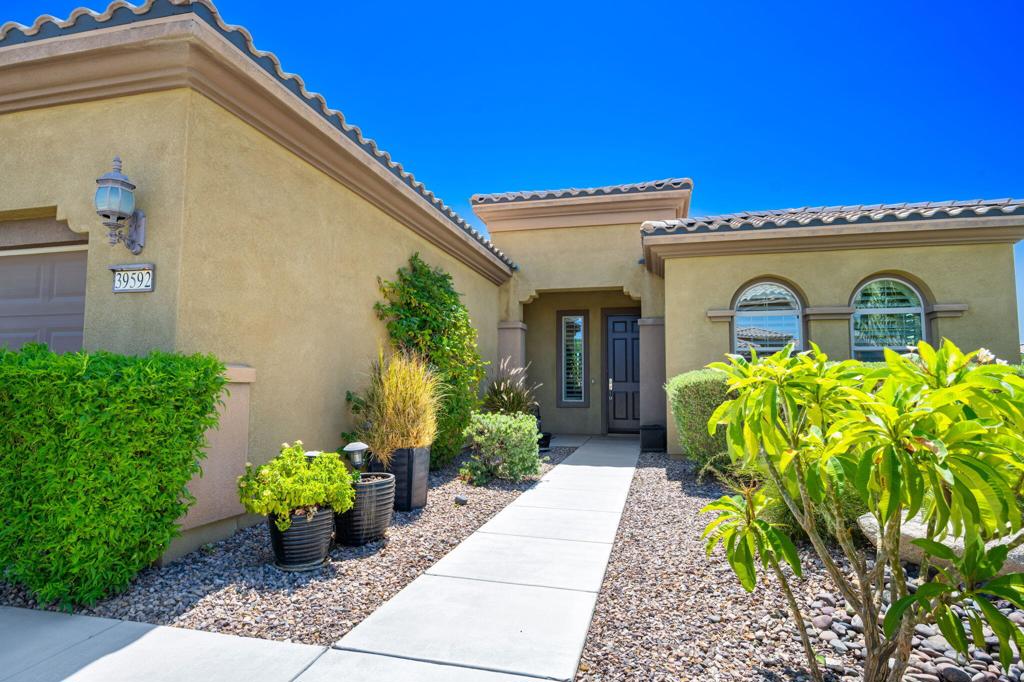 39592 Camino Arbusto