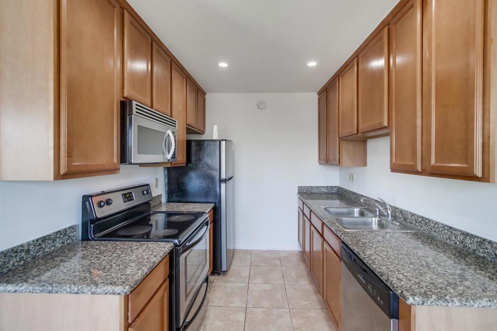 CONDO IN THE HEART OF EL CAJON! THIS 2-BEDROOM, 1 1/2-BATH HOME FEATURES AN OPEN-CONCEPT LIVING SPACE WITH ABUNDANT NATURAL LIGHT. THE KITCHEN IS EQUIPPED WITH GREAT CABINETRY, GRANITE COUNTERTOPS, AND STAINLESS STEEL APPLIANCES. THE GATED COMMUNITY OFFERS AMENITIES INCLUDING A POOL, LAUNDRY FACILITIES, AND ASSIGNED PARKING. CONVENIENTLY LOCATED NEAR SHOPPING, DINING, PARKS, AND EASY FREEWAY ACCESS. PERFECT FOR FIRST-TIME BUYERS, DOWNSIZERS, OR INVESTORS — DON’T MISS THIS OPPORTUNITY!