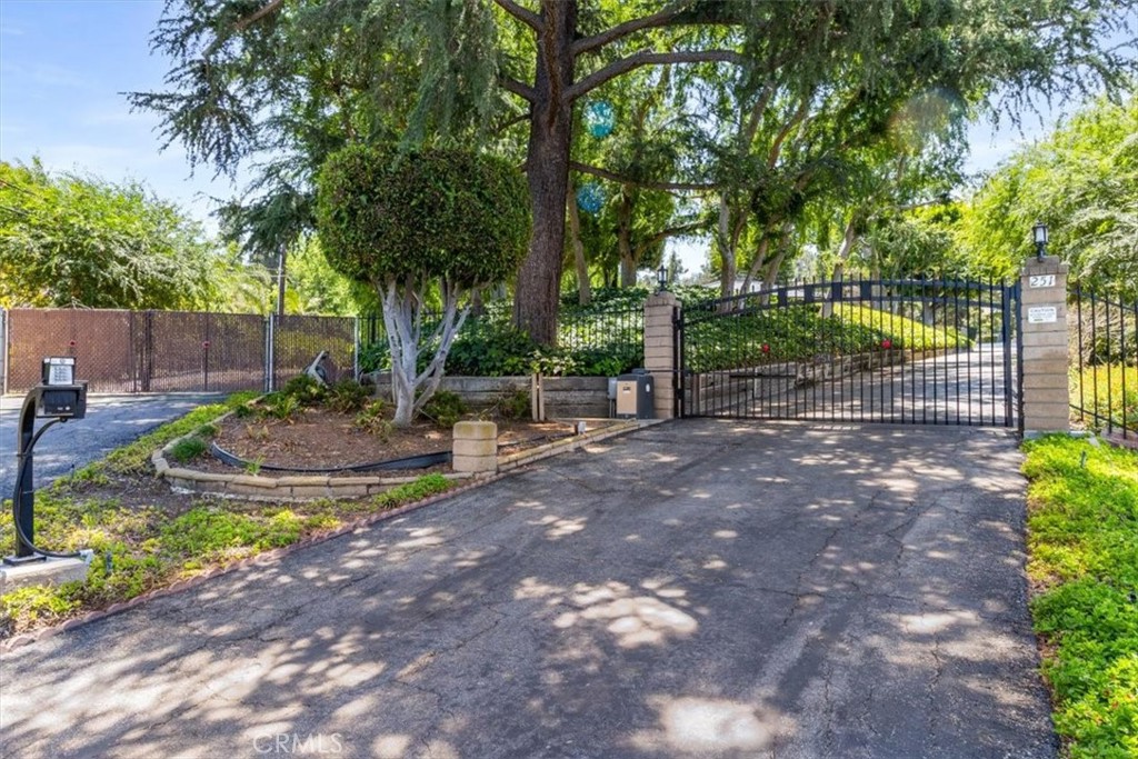 251 S Quintana Drive