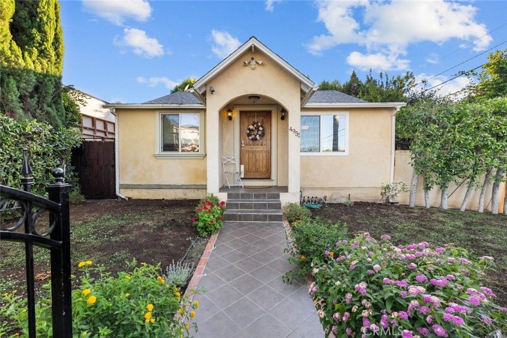 Photo of 4951 Enfield Avenue, Encino, CA 91316 (MLS # GD25265616)