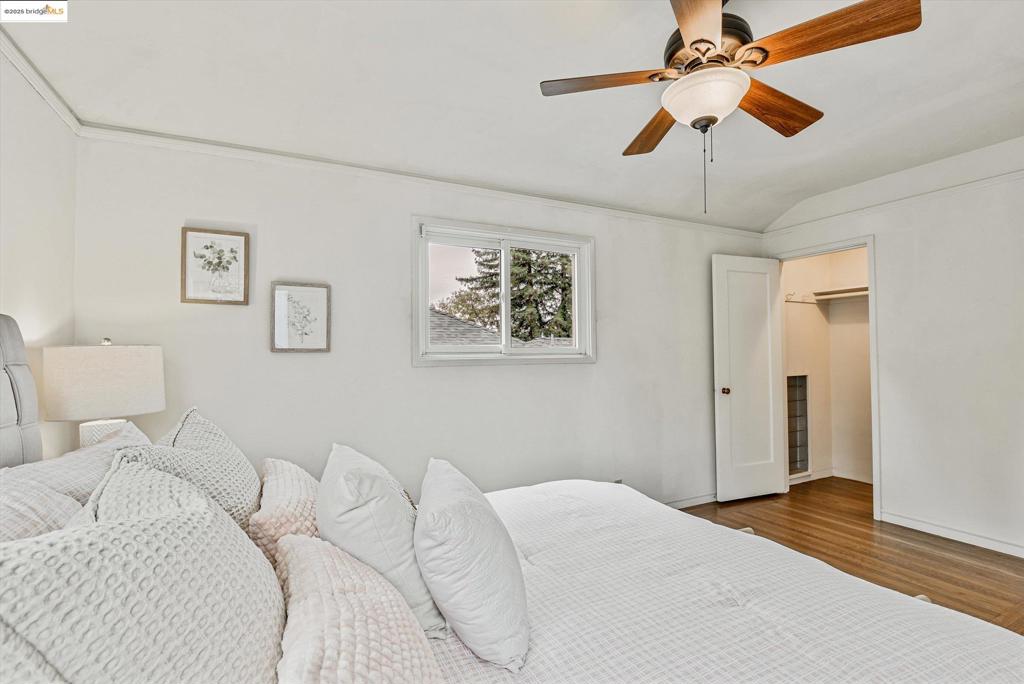 REDWOOD HEIGHTS - Residential