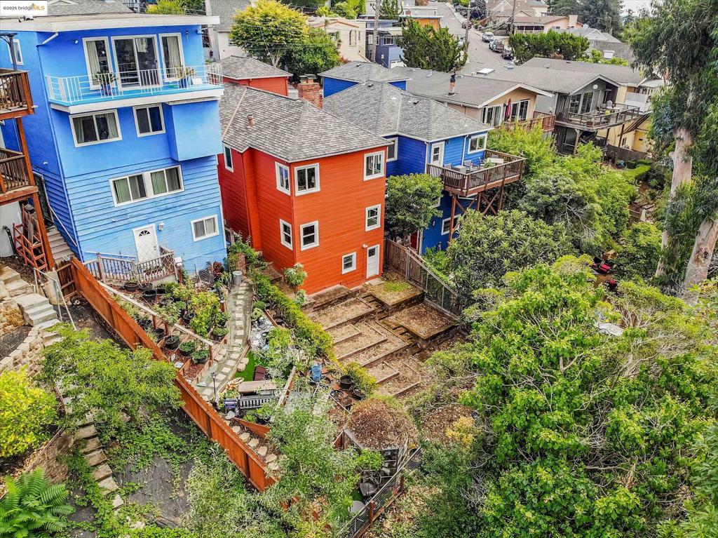 REDWOOD HEIGHTS - Residential