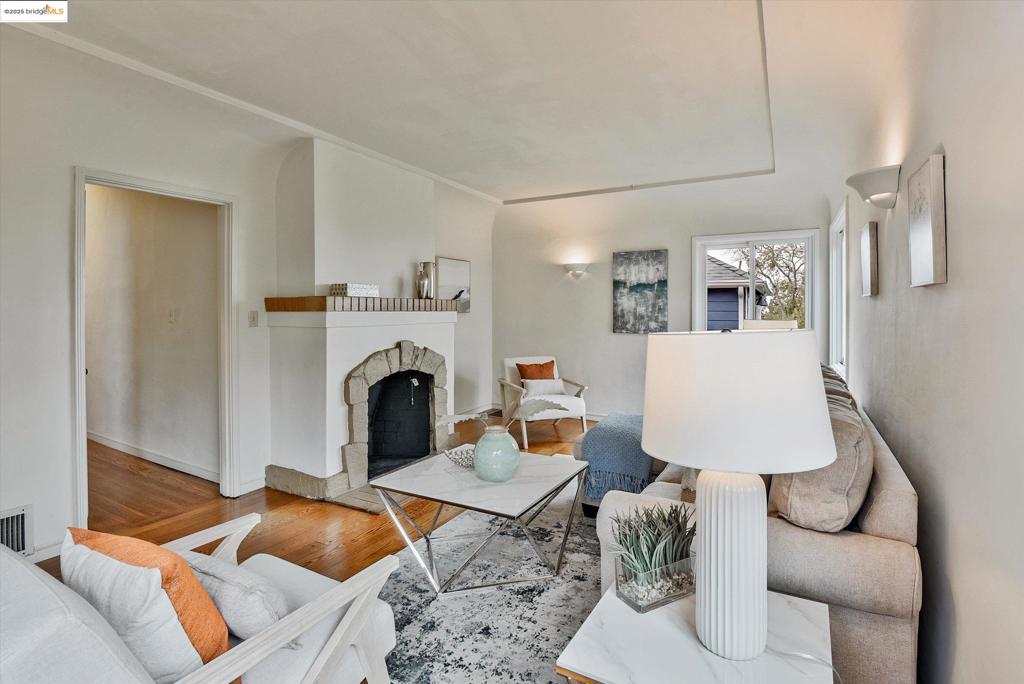 REDWOOD HEIGHTS - Residential