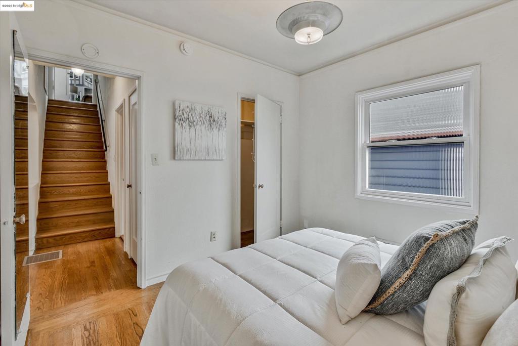 REDWOOD HEIGHTS - Residential