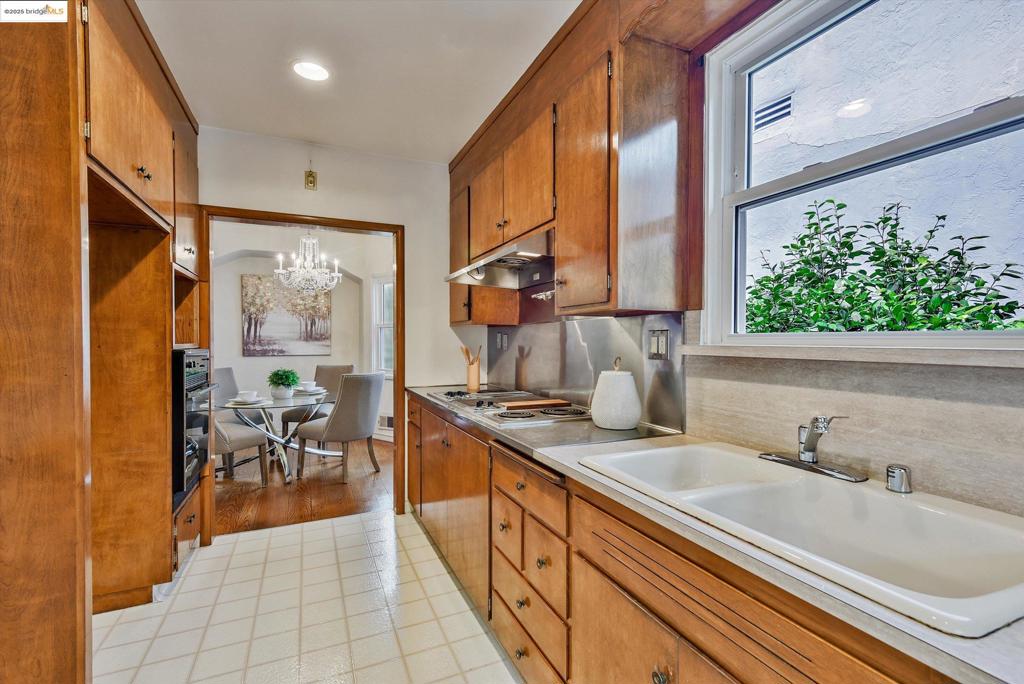 REDWOOD HEIGHTS - Residential