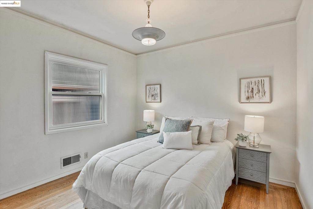 REDWOOD HEIGHTS - Residential