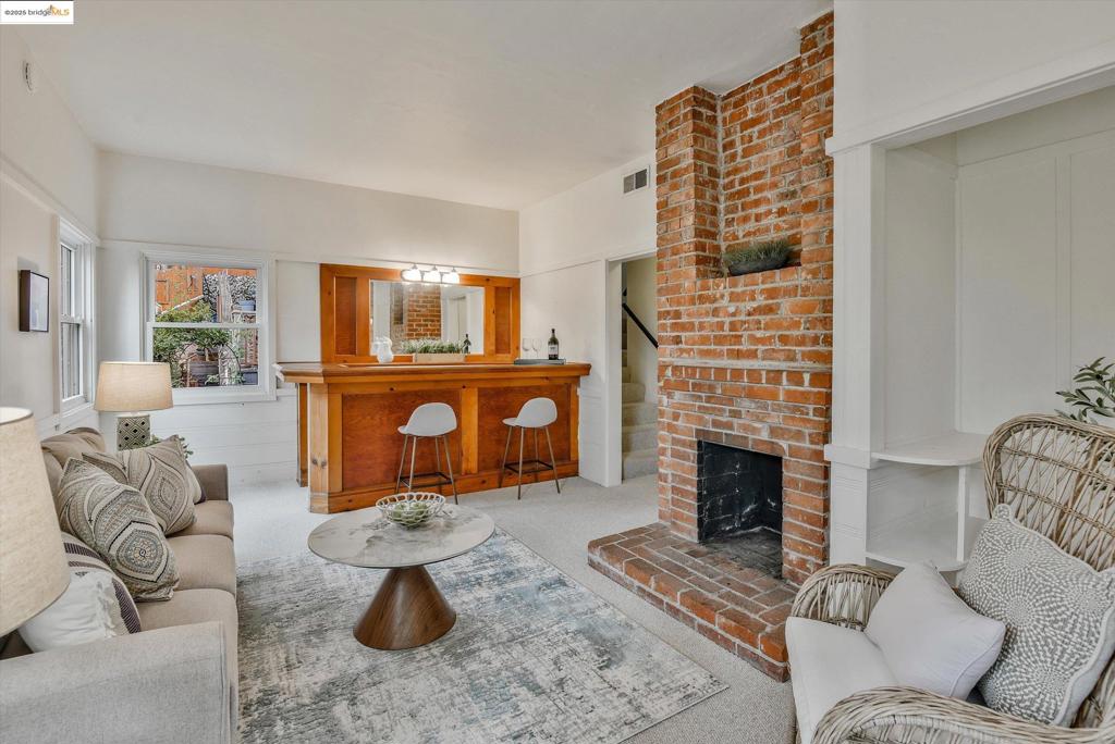 REDWOOD HEIGHTS - Residential