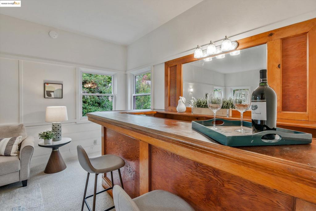 REDWOOD HEIGHTS - Residential