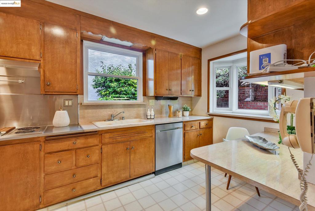 REDWOOD HEIGHTS - Residential