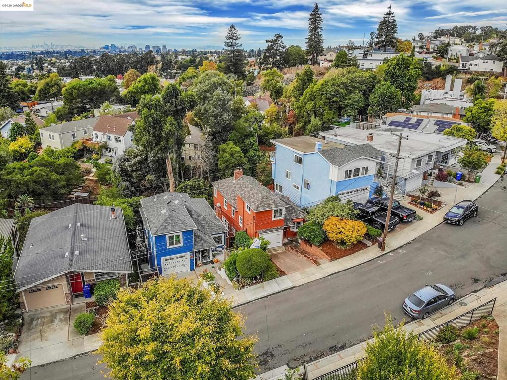 REDWOOD HEIGHTS - Residential