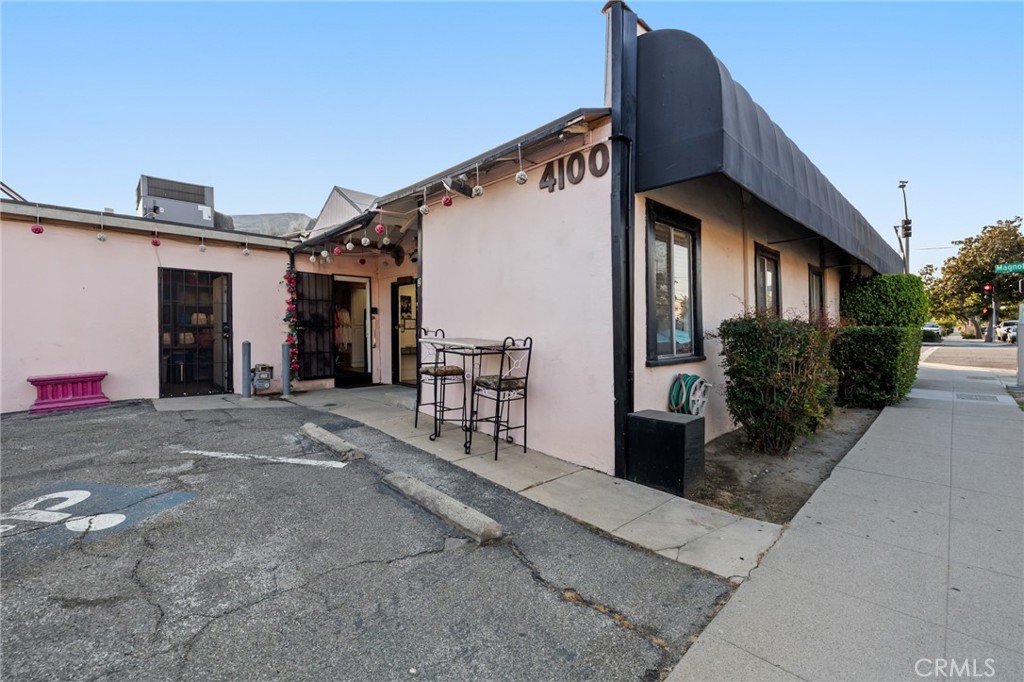 4100 W Magnolia Boulevard