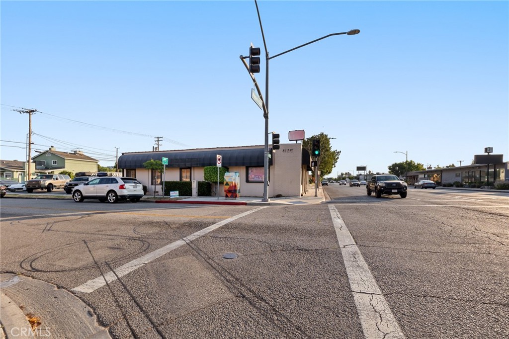 4100 W Magnolia Boulevard