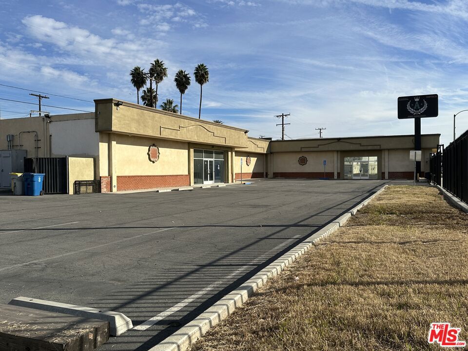 515 E Rosecrans Avenue