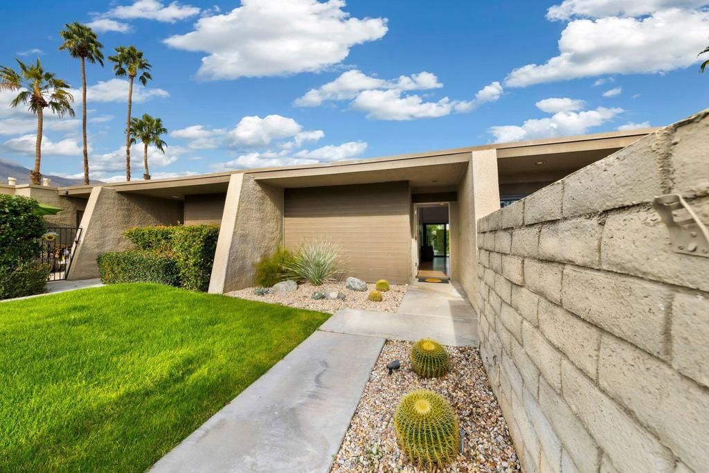 Photo of 1294 Tiffany Circle N, Palm Springs, CA 92262 (MLS # 219140451PS)
