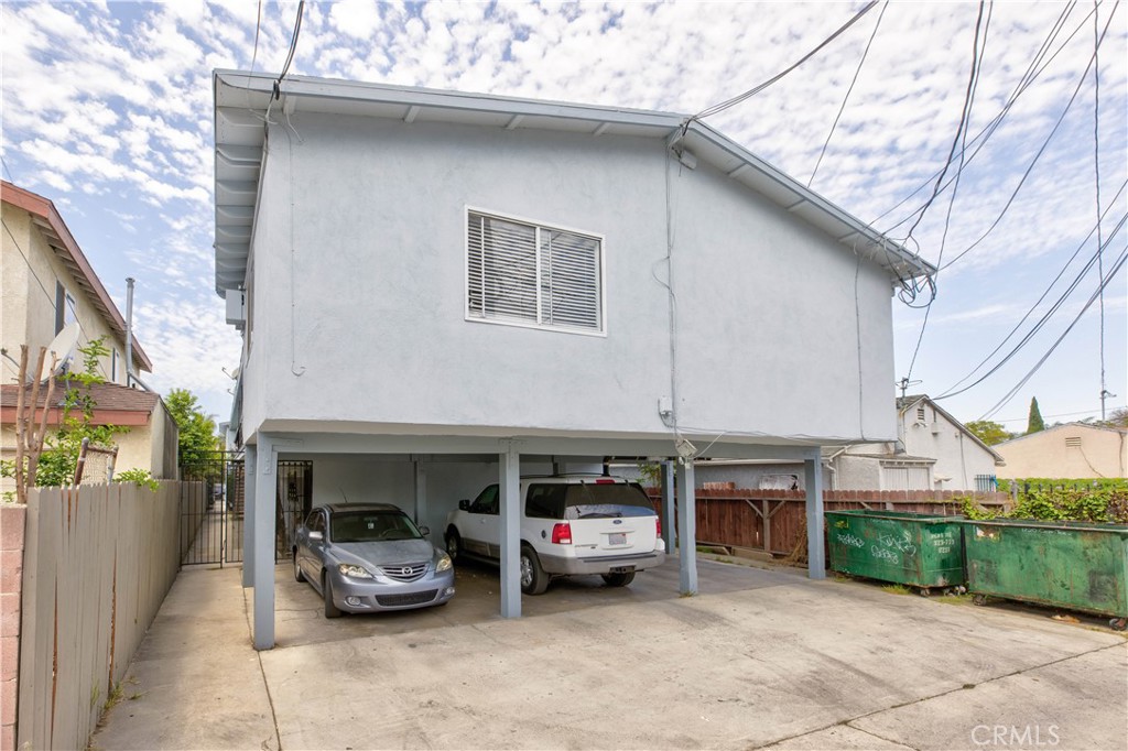 1720 Cerritos Avenue