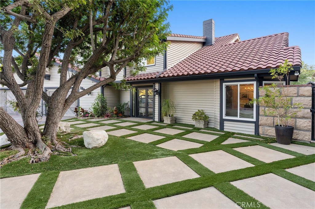 19022 Shamrock Lane