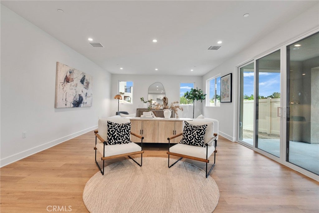 3167 Morningfield Dr