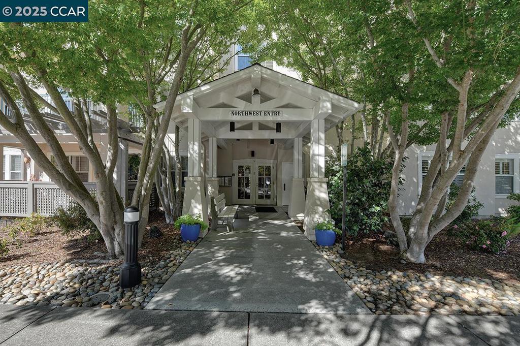 ROSSMOOR - Residential
