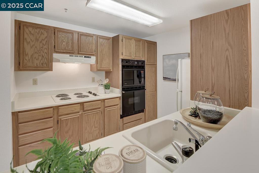 ROSSMOOR - Residential