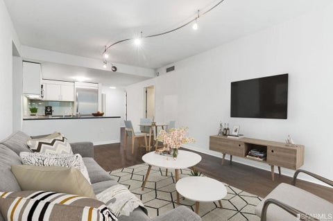 Photo of 301 Main Street #5D, San Francisco, CA 94105 (MLS # ML82049945)