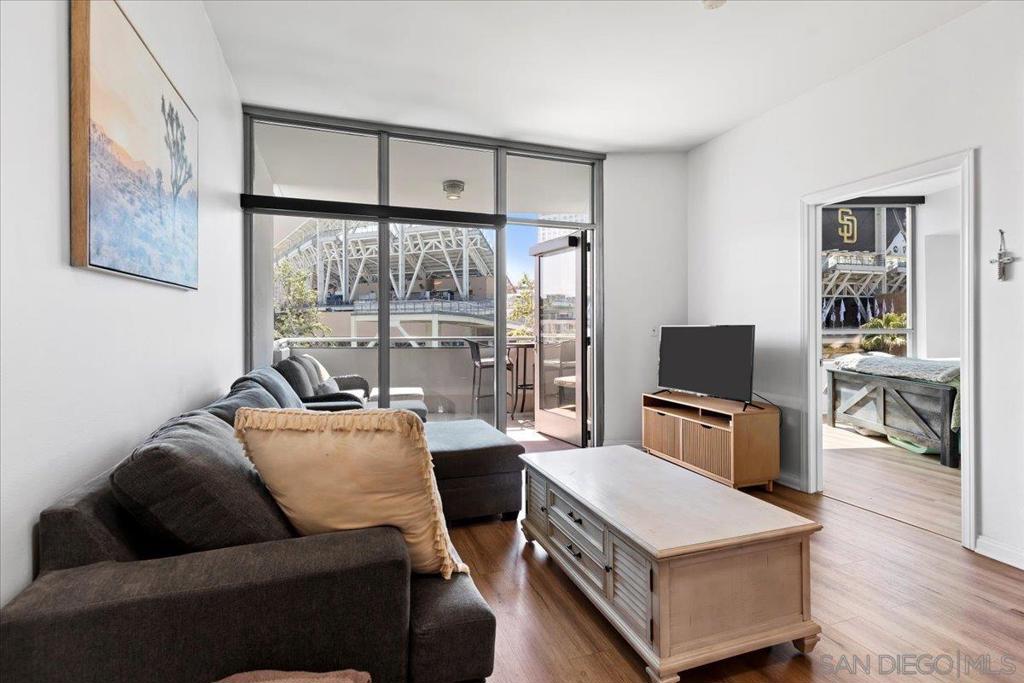 253 10th Ave 524
