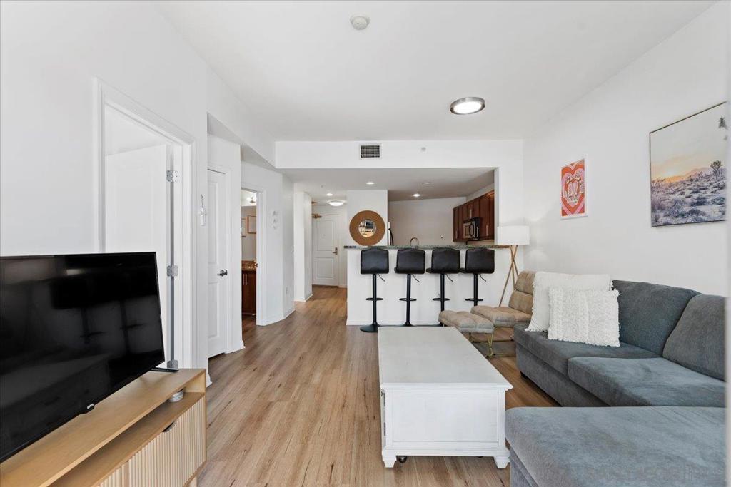 253 10th Ave 524