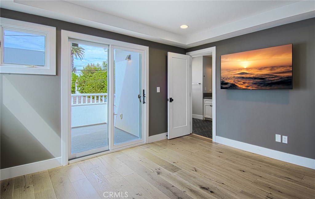 Corona del Mar North of PCH (CNHW) - Residential