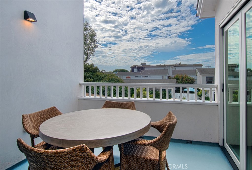 Corona del Mar North of PCH (CNHW) - Residential