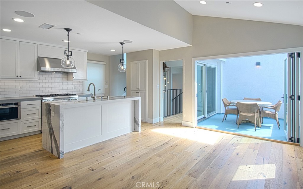 Corona del Mar North of PCH (CNHW) - Residential