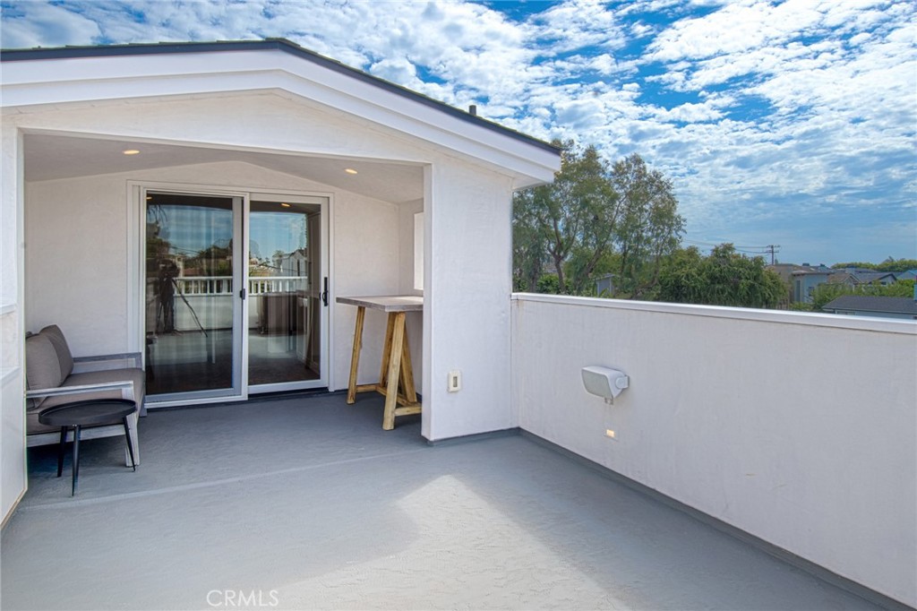 Corona del Mar North of PCH (CNHW) - Residential