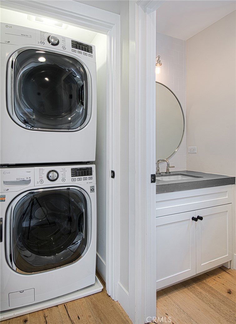 Corona del Mar North of PCH (CNHW) - Residential