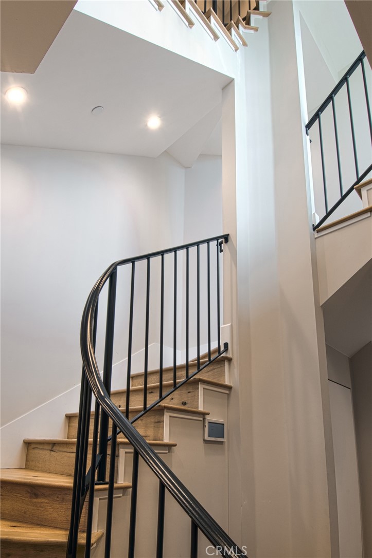 Corona del Mar North of PCH (CNHW) - Residential