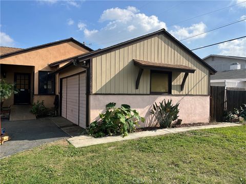 Photo of 10600 Dempsey, Granada Hills, CA 91344 (MLS # SR26012717)